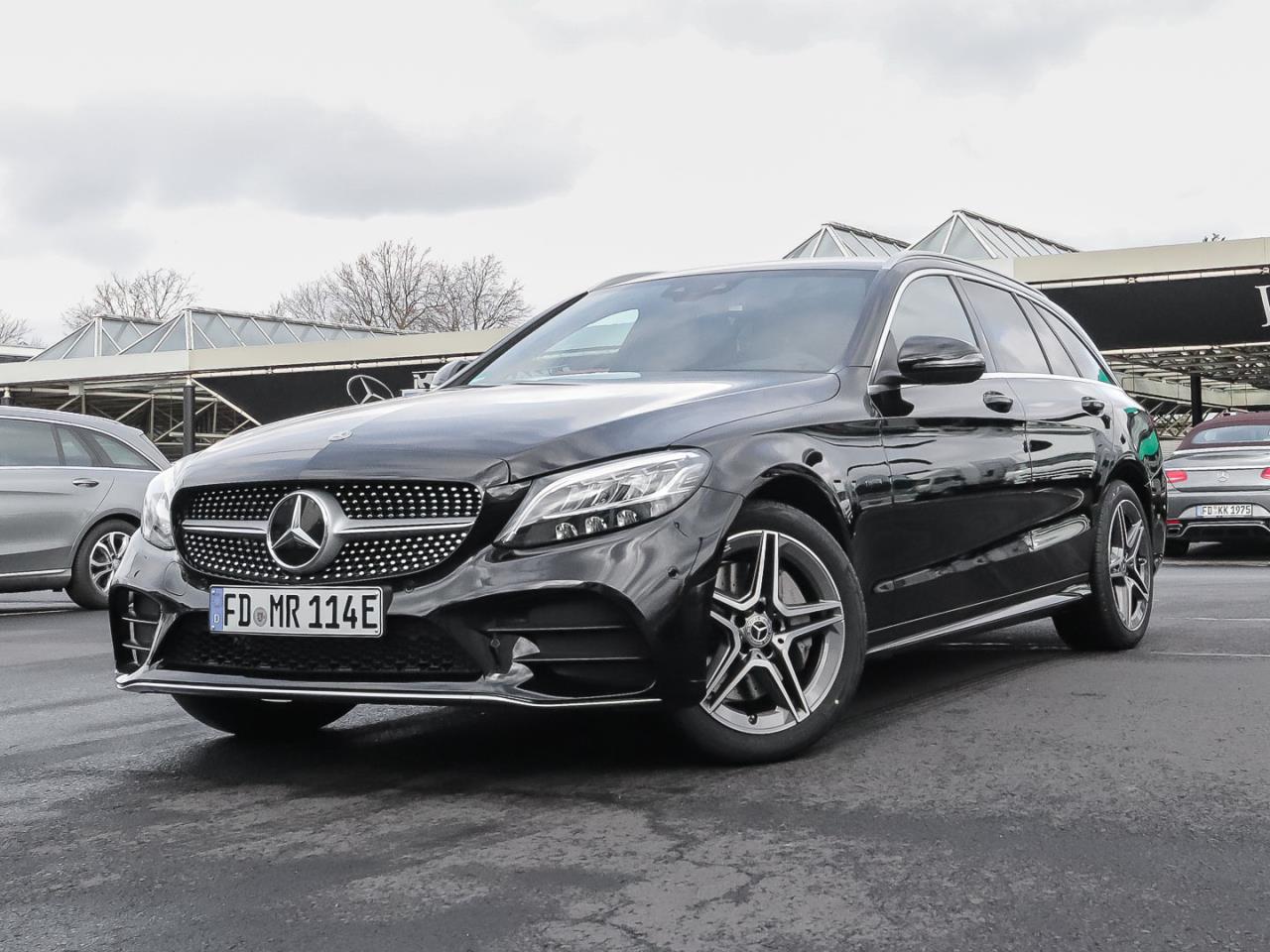 Mercedes-Benz C 300 e T-Modell AMG Navi LED Kamera Park-Paket 