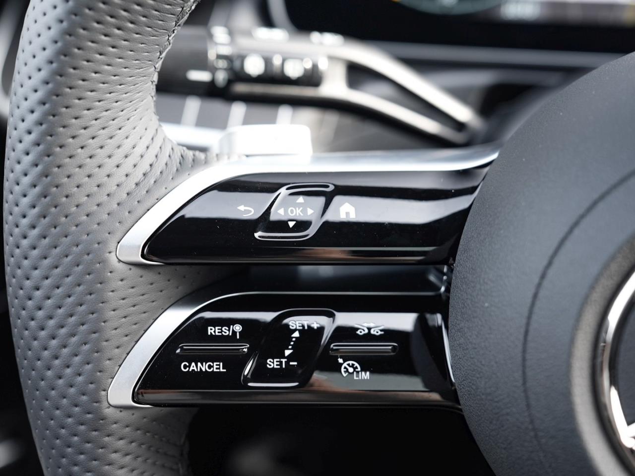 Mercedes-Benz C 180 T-Modell AMG Panorama Memory AHK 360°