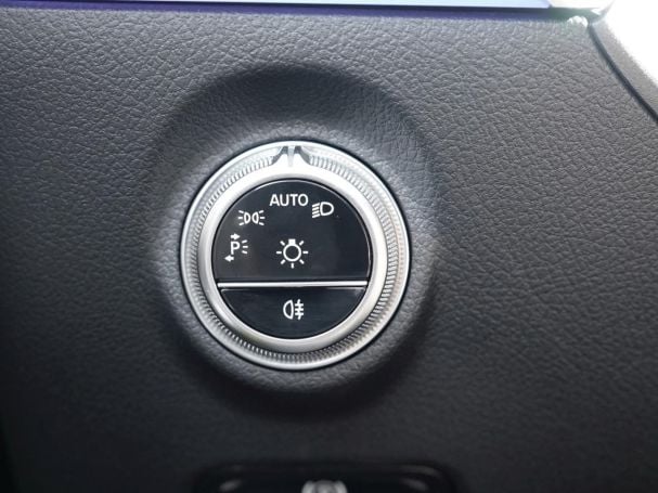 Mercedes-Benz C 180 T-Modell AMG Panorama Memory AHK 360°