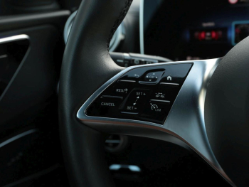 Mercedes-Benz C 200 d T Avantgarde Panorama AHK 360° Memory