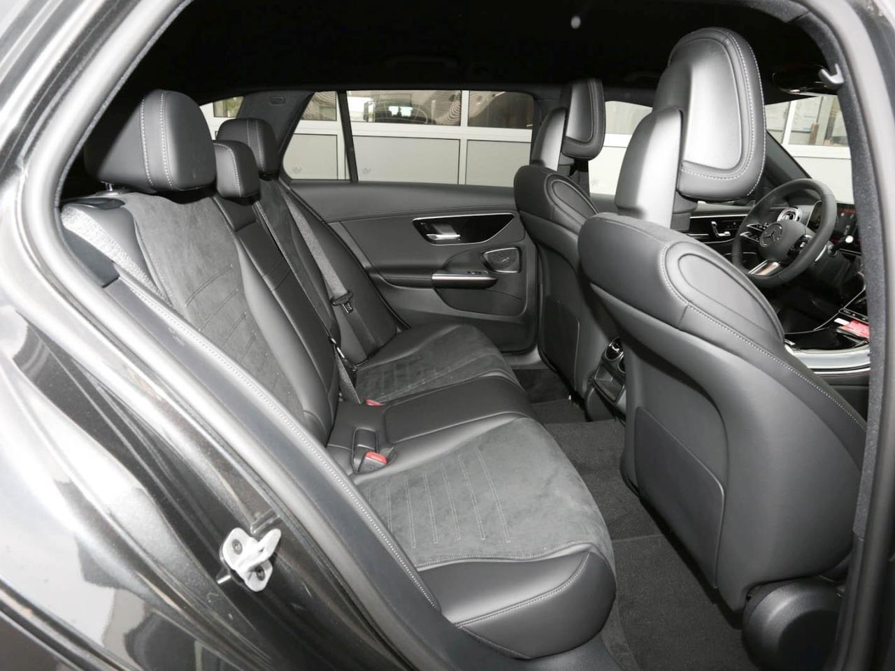 Mercedes-Benz C 200 T-Modell AMG MBUX NaviPrem AHK Memory 360° Mercedes-Benz C 200 T-Modell AMG MBUX NaviPrem AHK Memory 360°