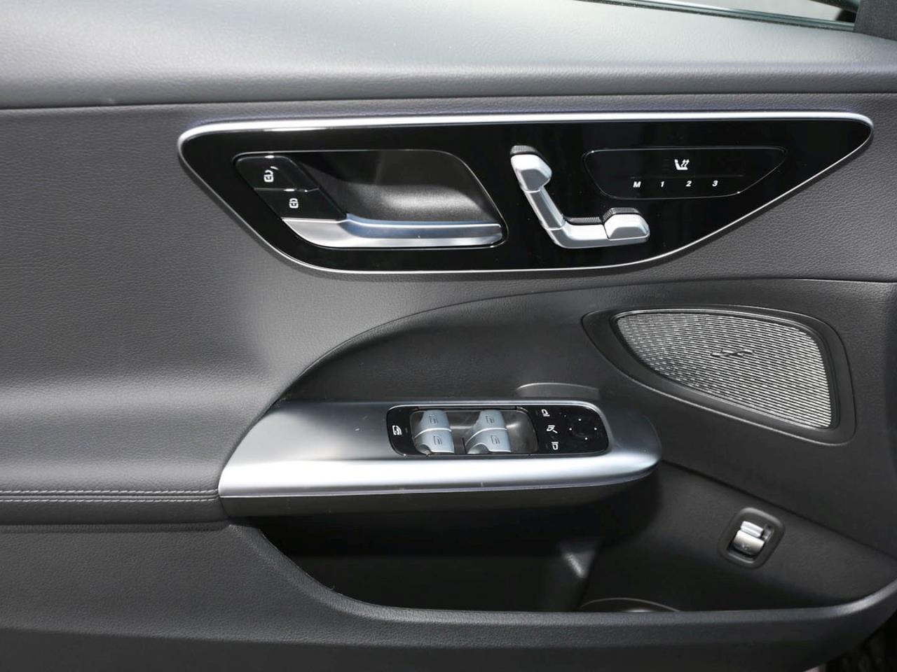 Mercedes-Benz C 200 T-Modell Avantgarde Panorama AHK Memory