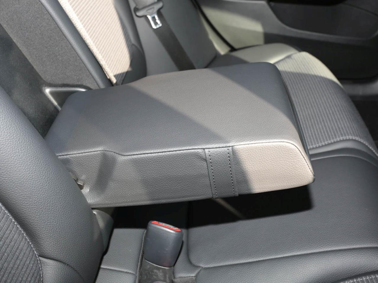 Mercedes-Benz C 220 d 4M T Avantgarde ParkPaket EasyP Ambiente