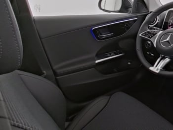 Mercedes-Benz C 220 d T Avantgarde Panorama Kamera Easy-P AHK