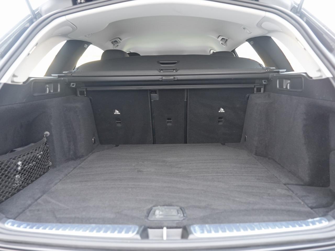 Mercedes-Benz C 220 d T Avantgarde Navi-Prem Distronic Kamera