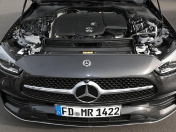 Mercedes-Benz C 220 d T-Modell AMG MBUX Distronic Panorama AHK