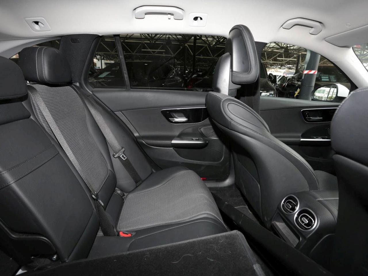 Mercedes-Benz C 220 d T Avantgarde Distronic Standheizung AHK