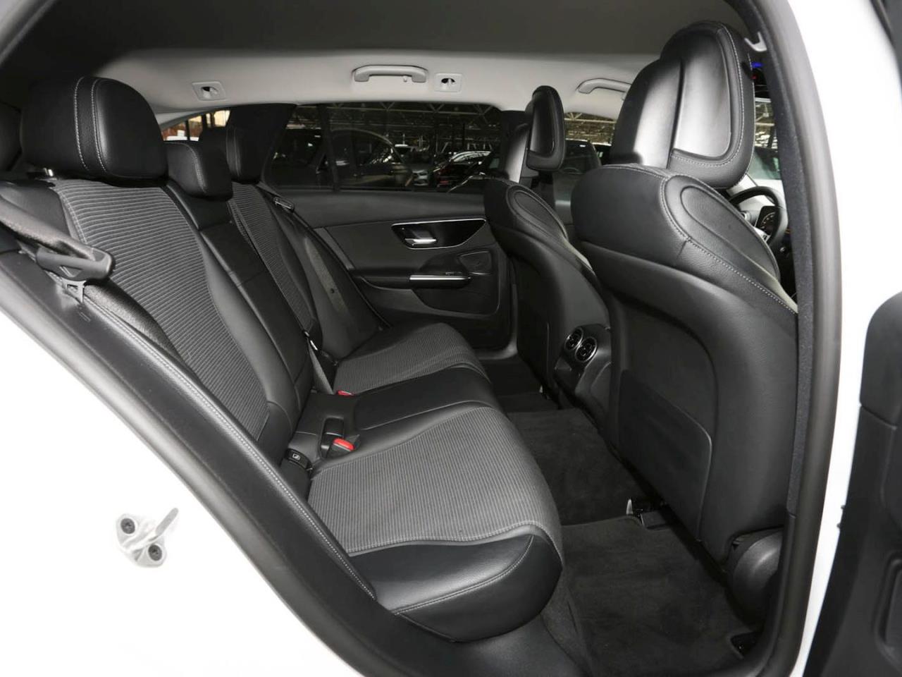 Mercedes-Benz C 220 d T Avantgarde Distronic Standheizung AHK