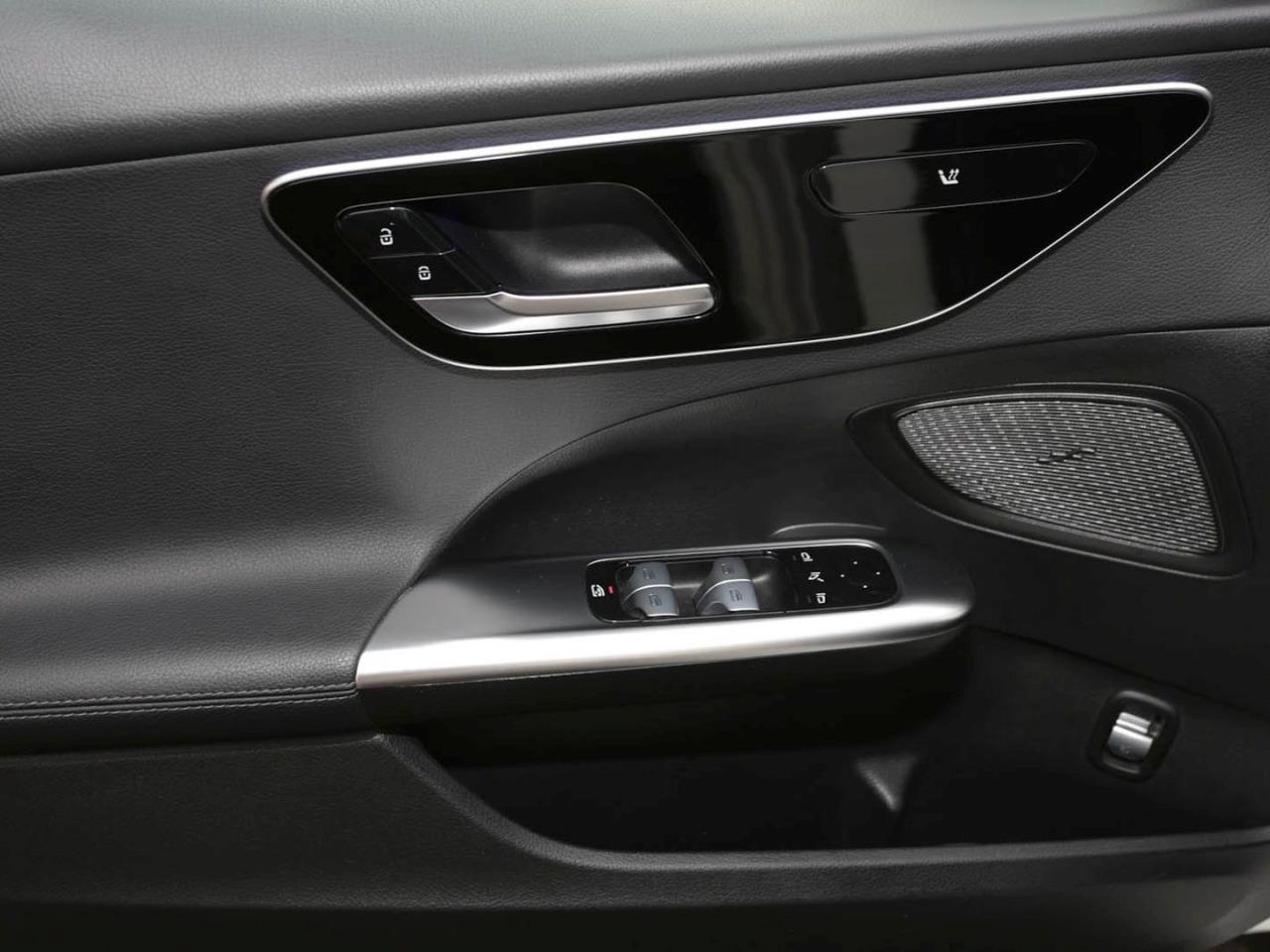 Mercedes-Benz C 220 d T Avantgarde Distronic Standheizung AHK