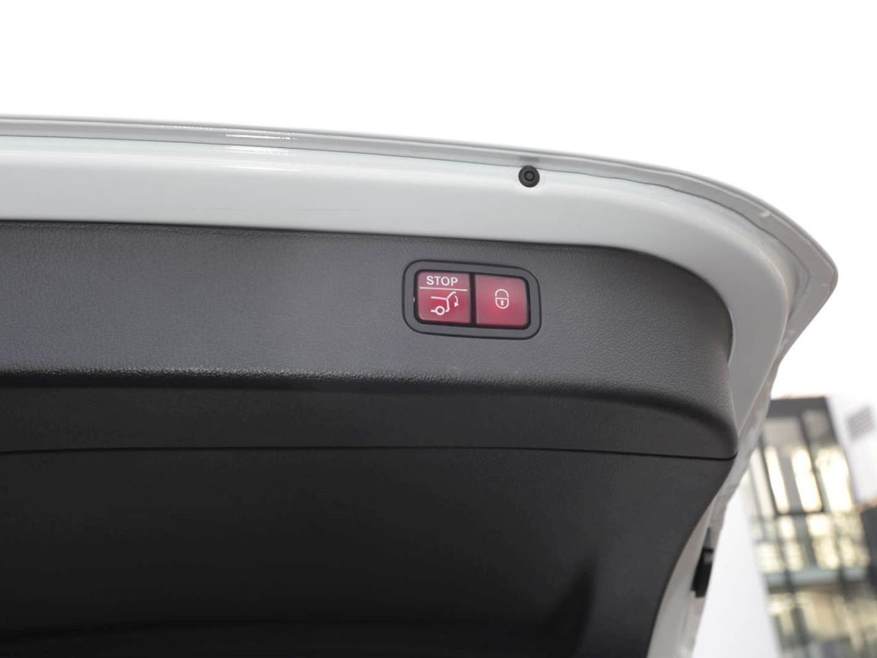 Mercedes-Benz C 220 d T Avantgarde Distronic Standheizung AHK