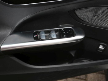 Mercedes-Benz C 220 d T Avantgarde Distronic Standheizung AHK