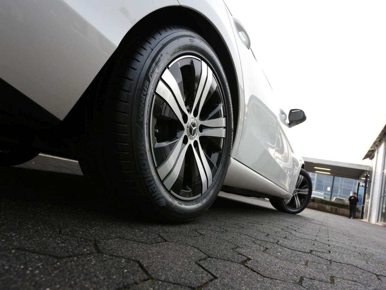 Mercedes-Benz C 220 d T Avantgarde Distronic Standheizung AHK