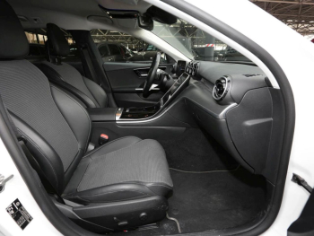 Mercedes-Benz C 220 d T Avantgarde Distronic Standheizung AHK