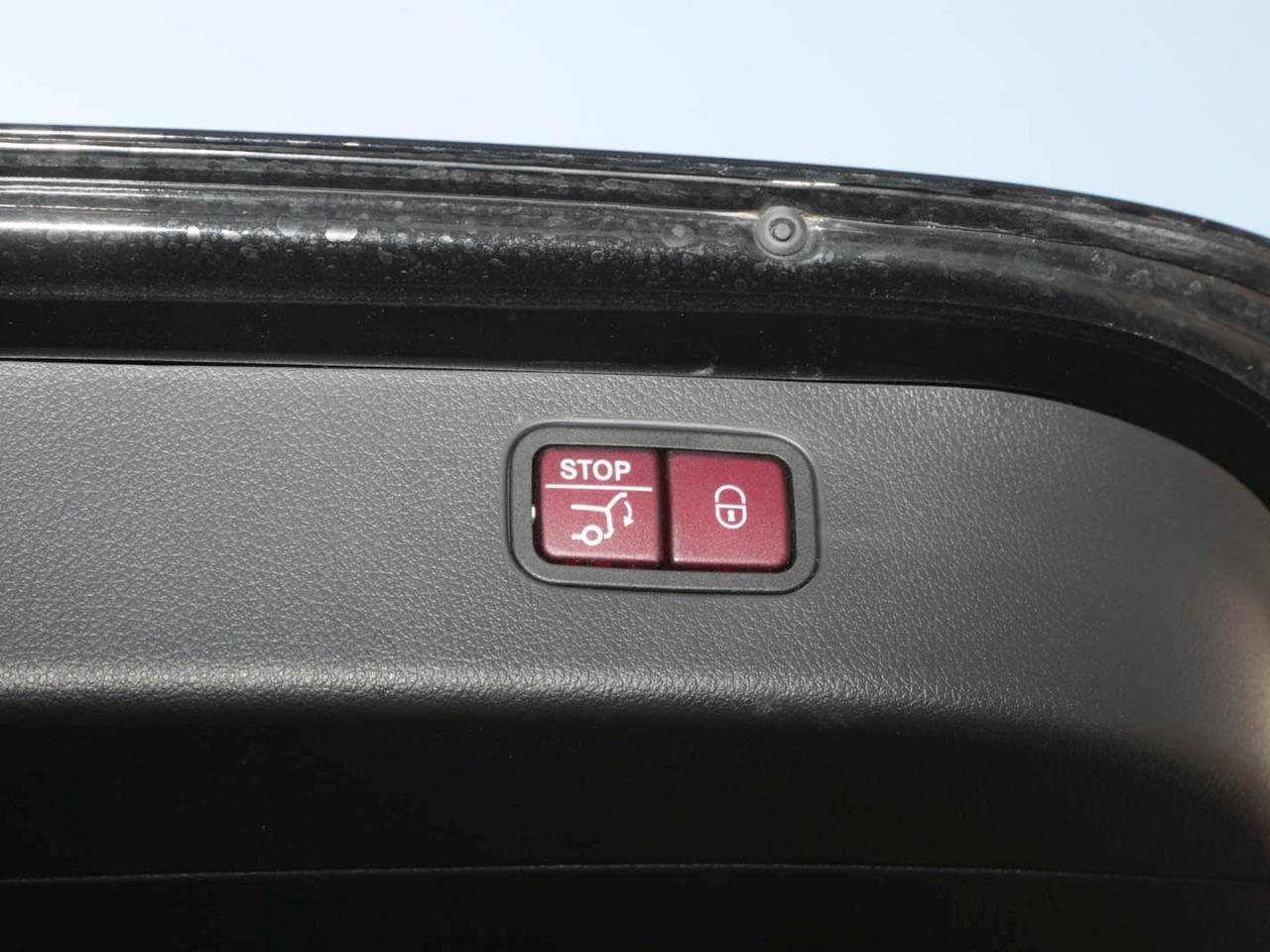 Mercedes-Benz C 300 d T AMG MBUX Navi-Prem. HeadUp AHK EasyP