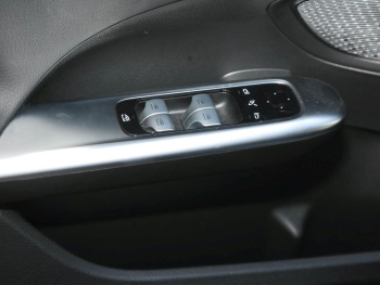 Mercedes-Benz C 300 d T AMG MBUX Navi-Prem. HeadUp AHK EasyP