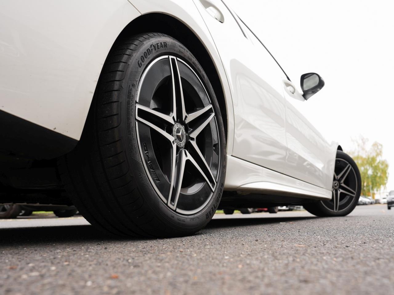 Mercedes-Benz C 300 d T AMG Night Panorama Distronic Memory