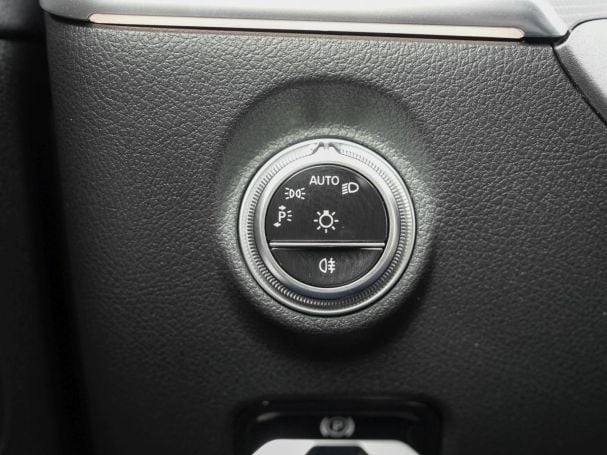 Mercedes-Benz C 300 de 4M T Avantgarde Panorama Memory 360°