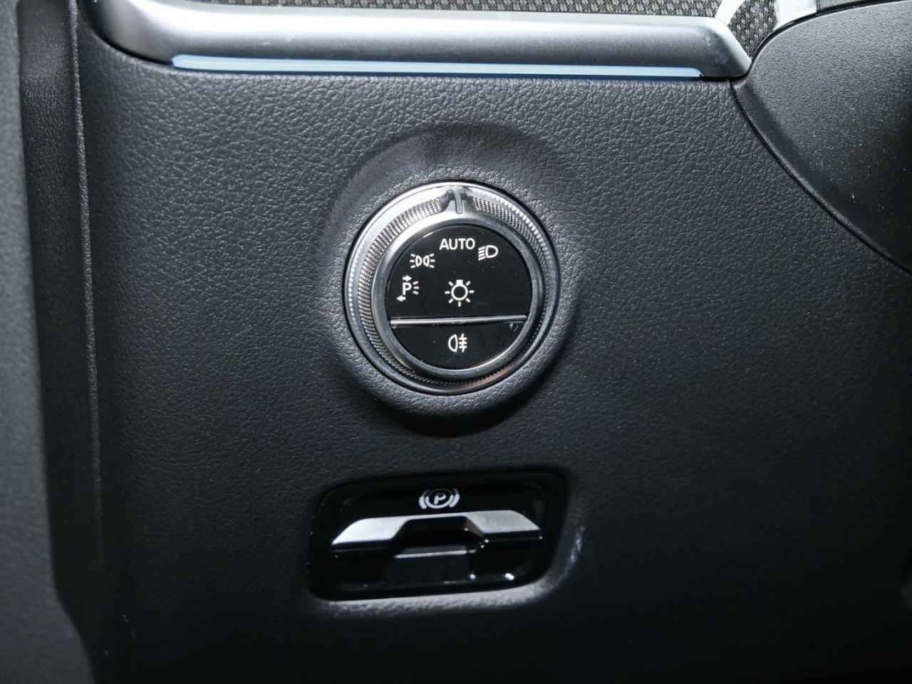 Mercedes-Benz C 300 de T Avantgarde Panorama Distronic AHK 360°