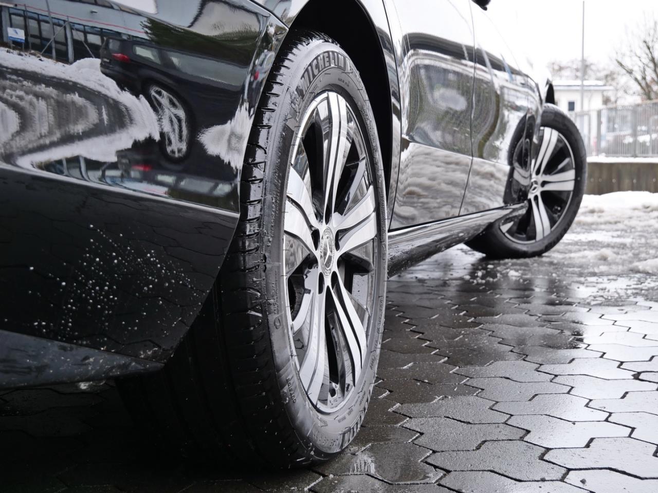 Mercedes-Benz C 300 de T Avantgarde Panorama Distronic AHK 360°