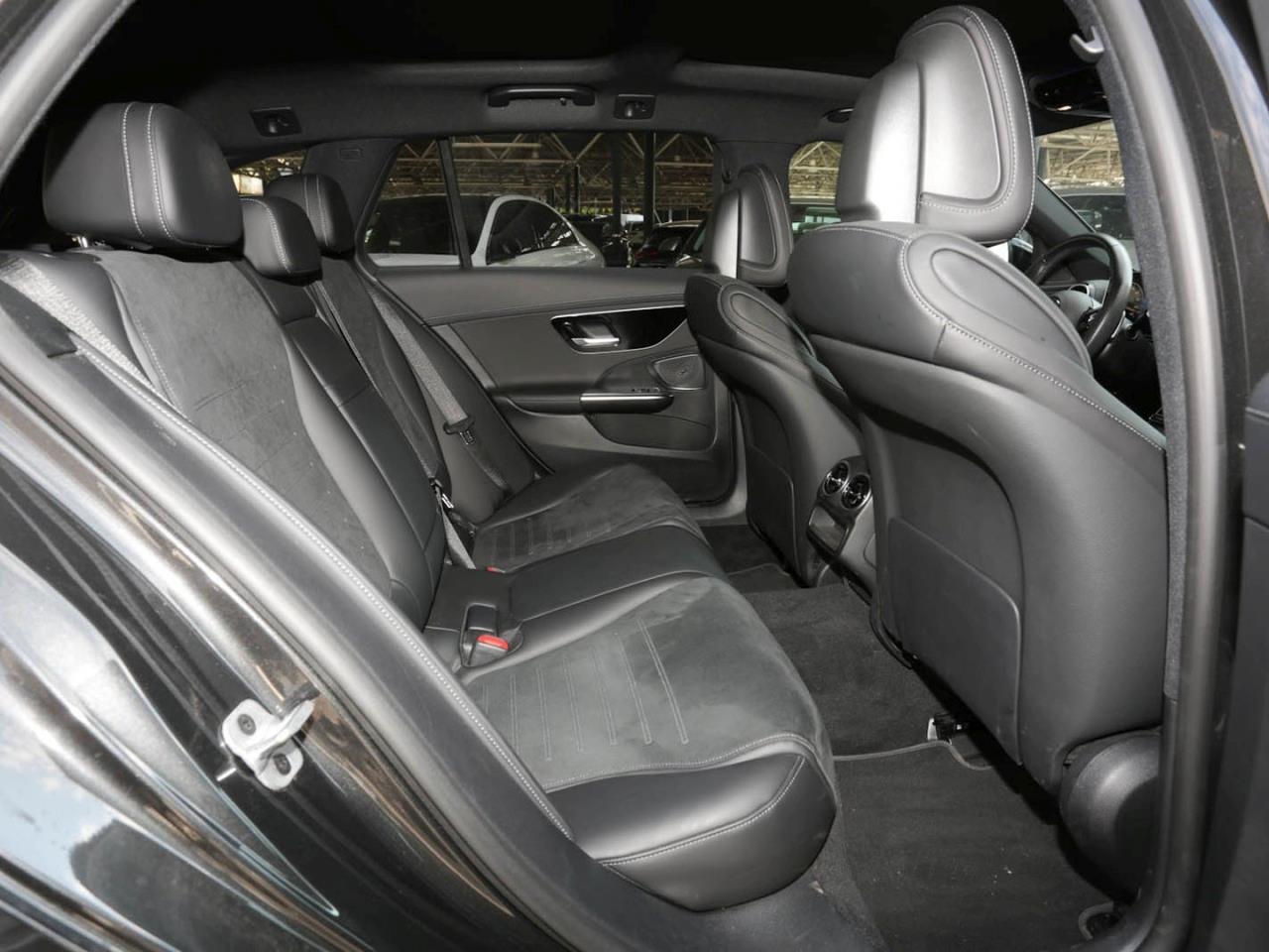 Mercedes-Benz C 300 e T  AMG Night MBUX Navi Panorama ParkPaket Mercedes-Benz C 300 e T  AMG Night MBUX Navi Panorama ParkPaket