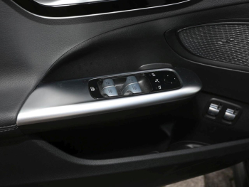 Mercedes-Benz C 300 e T  AMG Night MBUX Navi Panorama ParkPaket