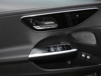 Mercedes-Benz C 300 e T  AMG Night MBUX Navi Panorama ParkPaket