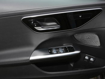 Mercedes-Benz C 300 e T  AMG Night MBUX Navi Panorama ParkPaket
