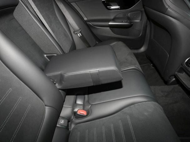 Mercedes-Benz C 300 e T  AMG Night MBUX Navi Panorama ParkPaket