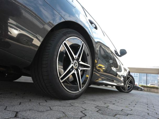 Mercedes-Benz C 300 e T AMG Night MBUX Navi Panorama ParkPaket Mercedes-Benz C 300 e T AMG Night MBUX Navi Panorama ParkPaket