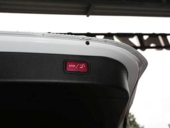 Mercedes-Benz C 300 e T AMG MBUX Navi-Prem. AHK Kamera Park-P