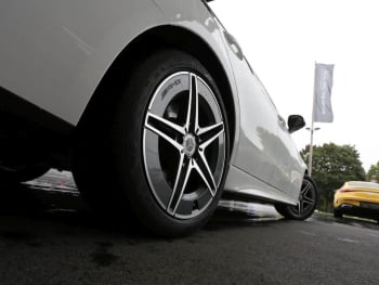 Mercedes-Benz C 300 e T AMG MBUX Navi-Prem. AHK Kamera Park-P