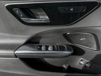 Mercedes-Benz C 300 e T AMG Night Distronic Multikontur 360°