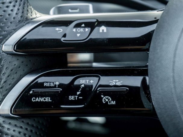 Mercedes-Benz C 300 e T AMG Night Distronic Multikontur 360°