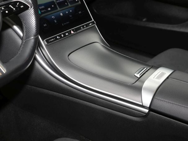 Mercedes-Benz C 300 e T AMG Night Panorama Head-Up AHK 360° Mercedes-Benz C 300 e T AMG Night Panorama Head-Up AHK 360°