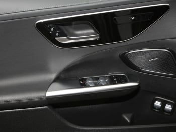 Mercedes-Benz C 300 e T AMG Night Panorama Head-Up AHK 360°