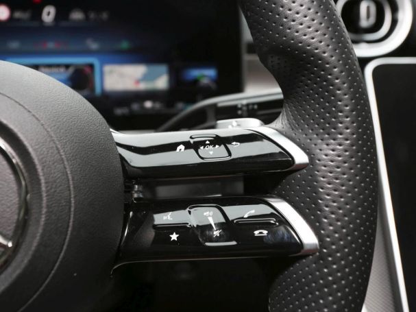 Mercedes-Benz C 300 e T AMG Night Distronic Panorama Head-Up