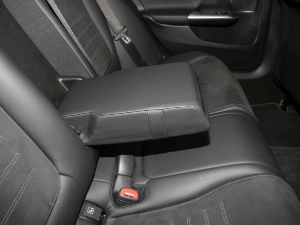 Mercedes-Benz C 300 e T AMG Night Distronic Panorama Head-Up