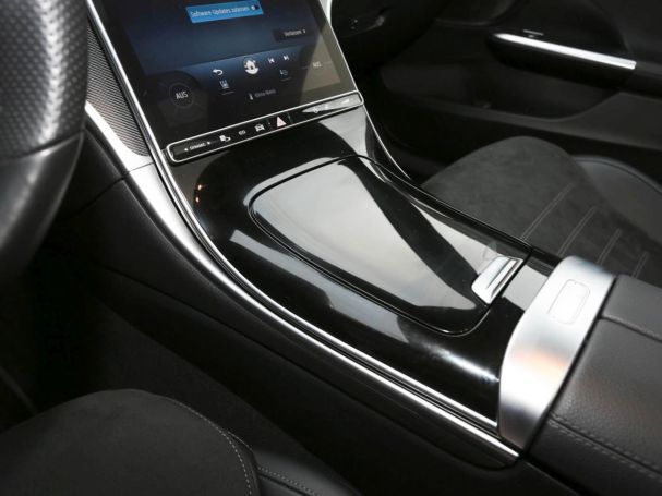 Mercedes-Benz C 300 e T AMG Night Distronic Panorama Head-Up