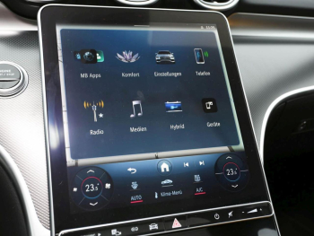 Mercedes-Benz C 300 e T AMG Night Distronic Panorama Head-Up