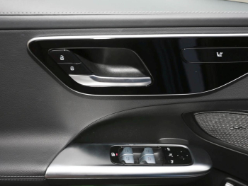 Mercedes-Benz C 300 e T AMG Night Distronic Panorama Head-Up