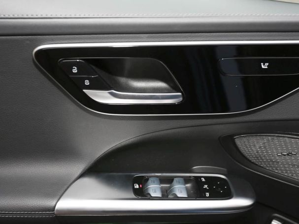 Mercedes-Benz C 300 e T AMG Night Distronic Panorama Head-Up