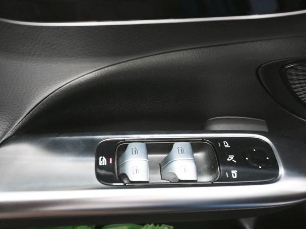 Mercedes-Benz C 300 e T AMG Night Distronic Panorama Head-Up