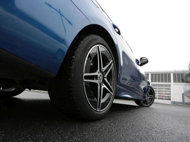 Mercedes-Benz C 300 e T AMG Night Distronic Panorama Head-Up