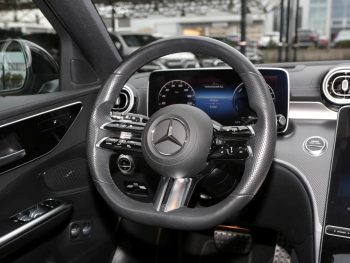 Mercedes-Benz C 300 e T AMG Night Distronic Panorama Head-Up