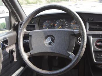 Mercedes-Benz W201 190 E 2.0 Classic