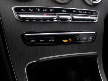 Mercedes-Benz C 220 d AMG Navigation LED TotwinkelAssist