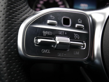 Mercedes-Benz C 220 d AMG Navigation LED TotwinkelAssist