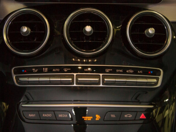 Mercedes-Benz C 300 Avantgarde Navi LED AHK Kamera SpurPaket