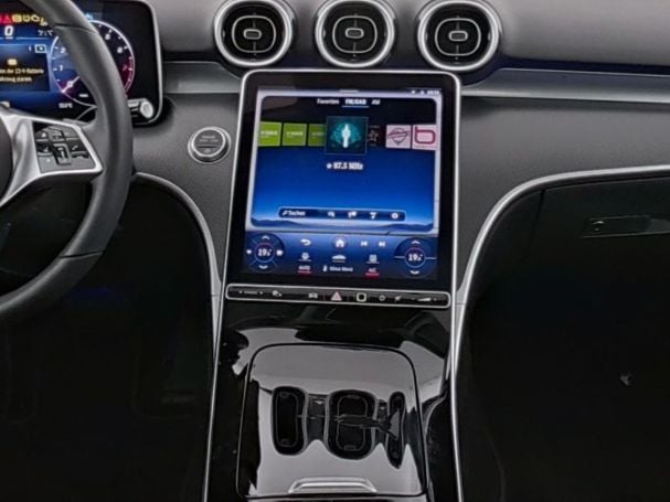 Mercedes-Benz C 180 Avantgarde MBUXNavi-Prem. Panorama Kamera Mercedes-Benz C 180 Avantgarde MBUXNavi-Prem. Panorama Kamera