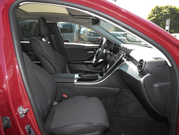Mercedes-Benz C 180 Avantgarde MBUXNavi-Prem. Panorama Kamera